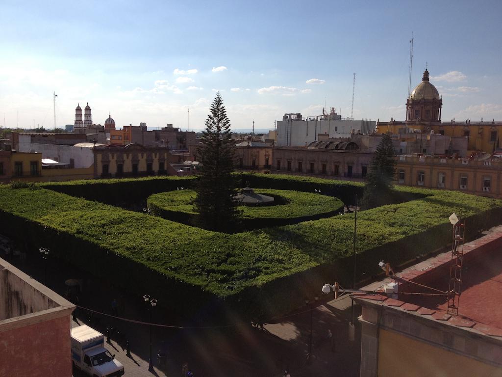 Hotel Gomez De Celaya Celaya  Exterior foto